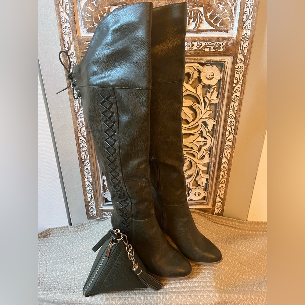 Green Over the Knee Lace Detail Heel Boots size 10 and matching wristlet